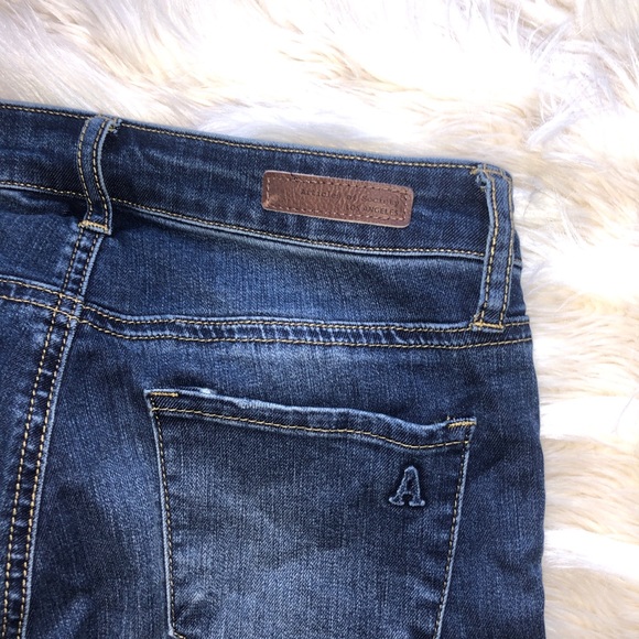 Articles of Society Barely Worn Medium Wash Jeans - Picture 4 of 5